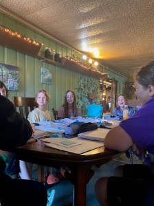 dnd girls group laughin